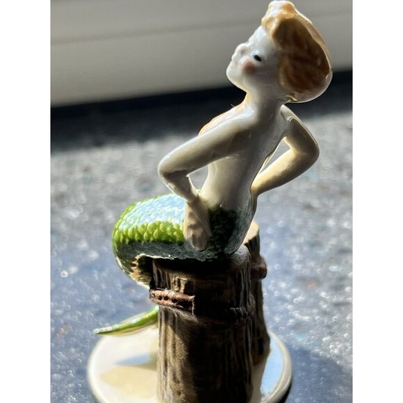 New Retired 1990 Hagen Renaker Mermaid on Piling Never Removed From Box Perfect - Picture 1 of 12